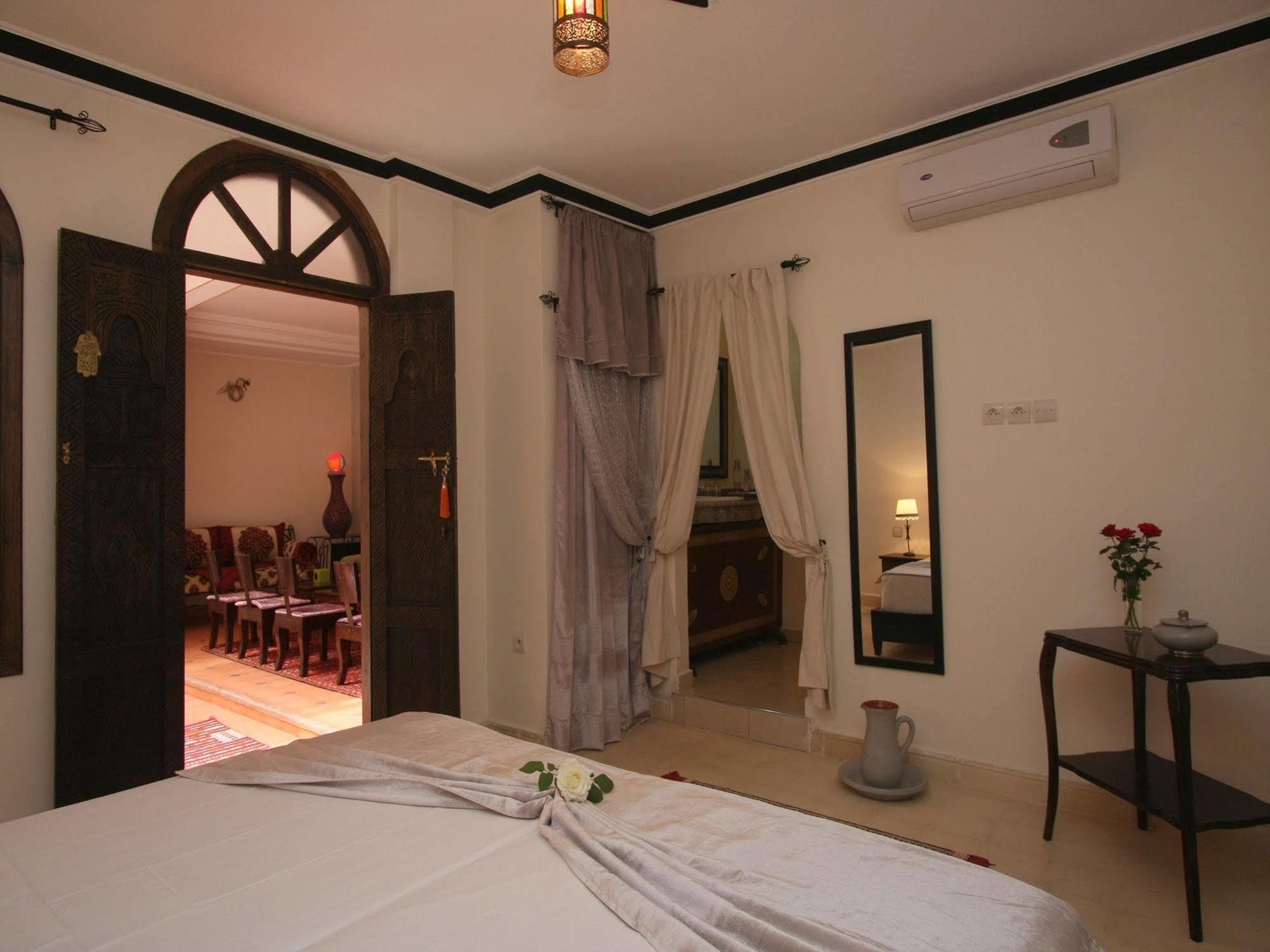 Riad De La Semaine Marrakesh Exterior photo